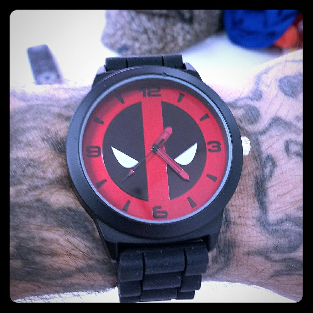 40 % off Dead Pool Watch